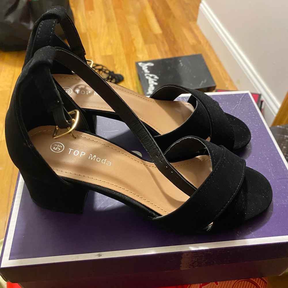 Suede heeled sandal